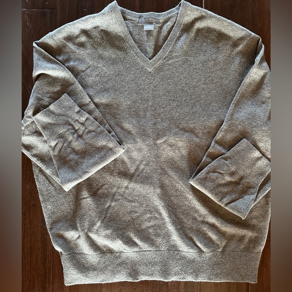 Daniel Cremieux 100% cashmere sweater
Men’s XXL
Gray
Beautiful and Soft! - Picture 2 of 5
